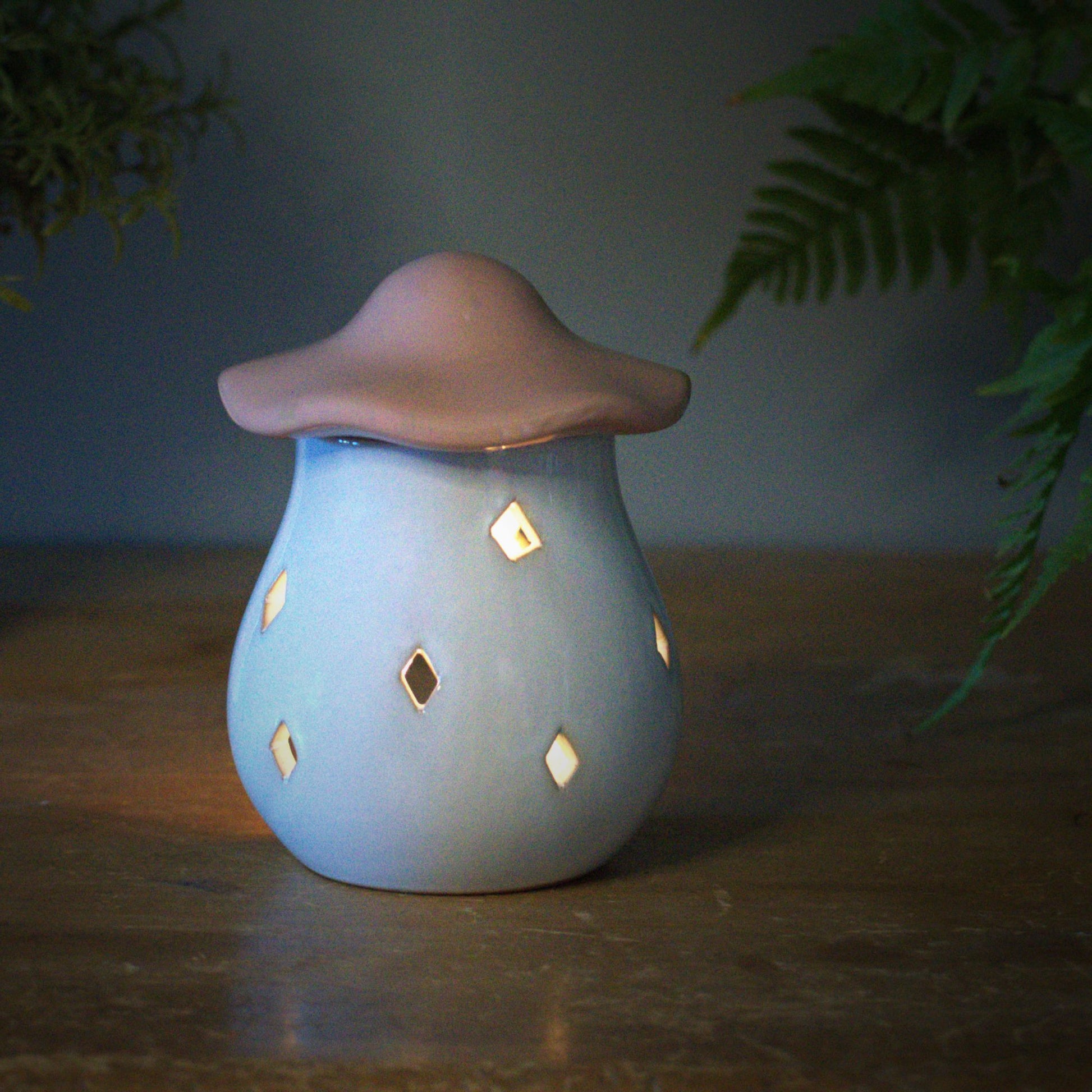 Ceramic toadstool wax burner white with pale pink lid